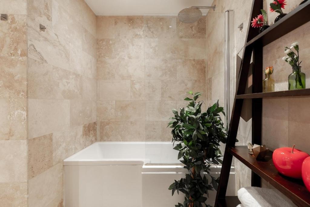 Revamped & Luxxe For Covent Garden Lovers! Adorable City Home For Families & Friends 伦敦 外观 照片
